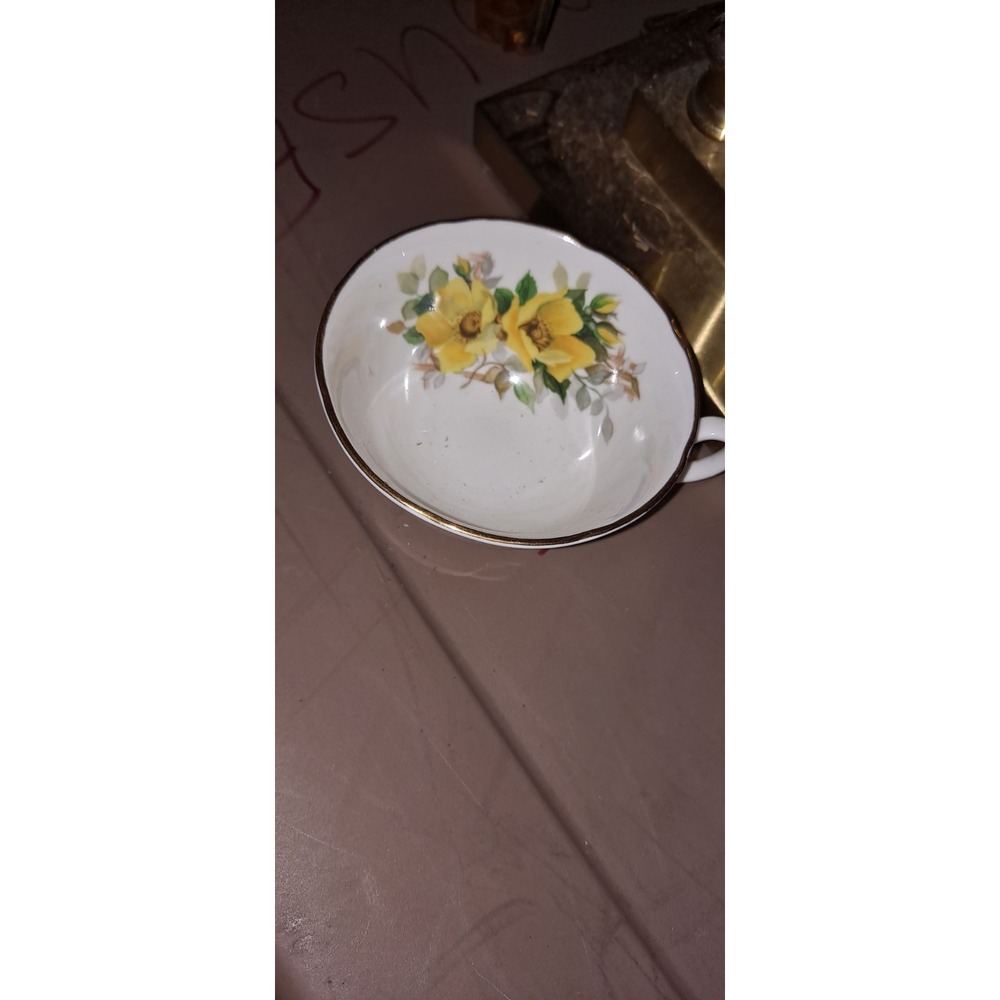 royal grafton bone china Cup With‎ Yellow Flowers